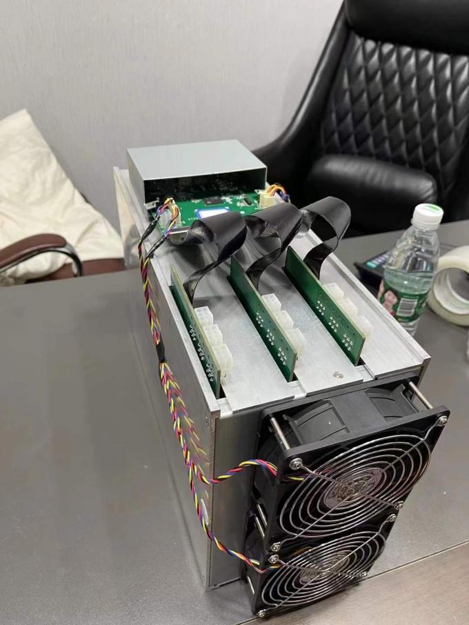 YAMI-100 ETHの採掘機の上のHashrate 2400wの消費2200w Cryptocurrency 2